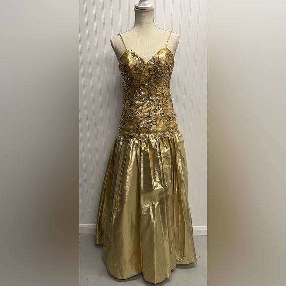 Vintage Alyce Designs Gold Lamé Lace Sequin Gown Sz 8‎ - Picture 1 of 13